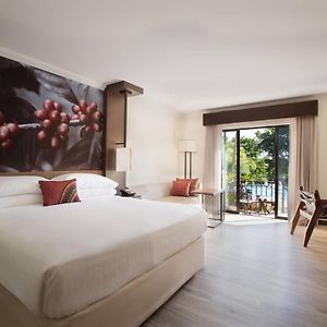 Habitación con cama extragrande Planta baja