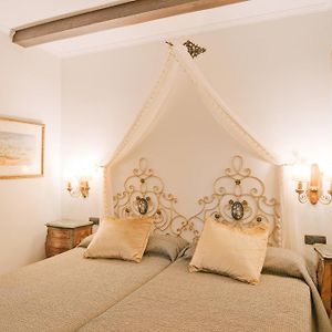 Habitación Clásica con Cama King