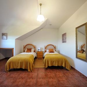 Habitación con 2 Camas Individuales