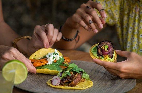 Dos Santos Cantina