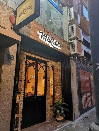 Mr. Raclette Cheese Bar