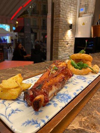 Carbon Carbon Grill & Drinks