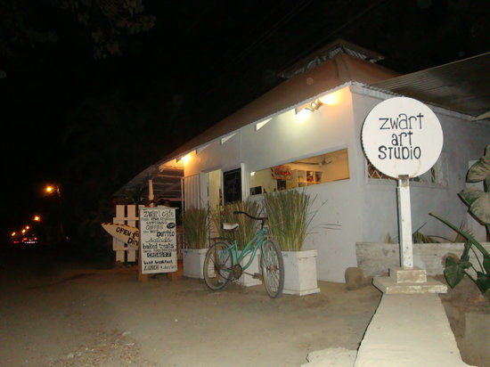 Zwart Art Cafe